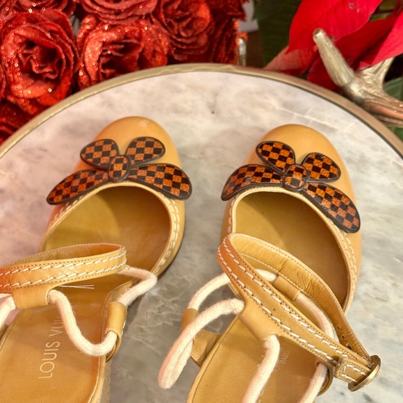 Louis Vuitton Beige Checkered Women's Shoes - Picture 12 of 13